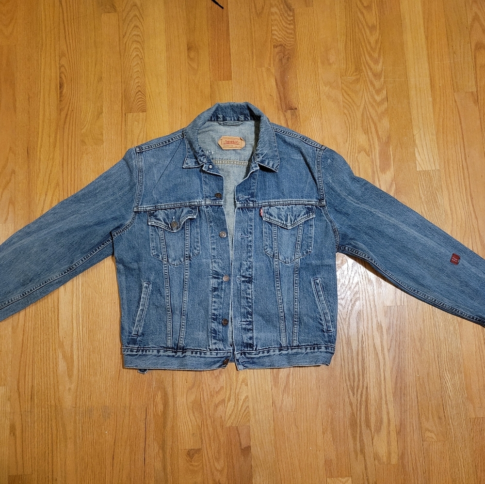 Levi's denim jacket size large
